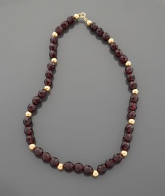 Collier en or jaune 18K 750 millièmes alternant des billes f…