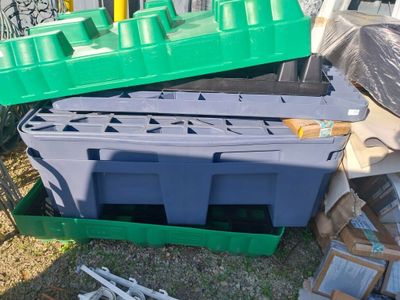 Lot de 4 bacs de récupération (vendu dans l'état) ** Frais j…