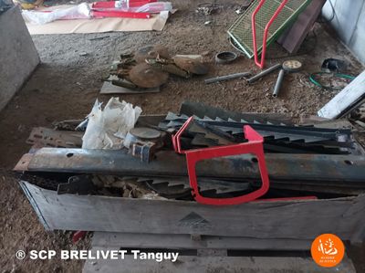 UNE PALETTE DE FERRAILLE - Photo 1