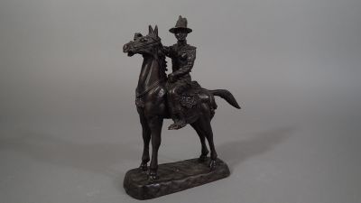 Ecole française du XXe siècle. "Cavalier à cheval".