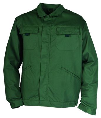 une veste verte sur fond blanc