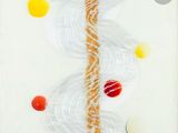 un gâteau recouvert de glaçage, avec encore du glaçage par-dessus