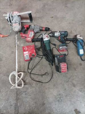 *Lot comprenant : une meuleuse METABO, une meuleuse sans mar… - Photo 1