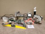 many tools that are sitting on a table