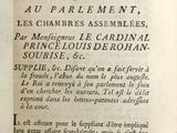 un vieux livre écrit posé sur une table