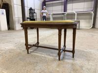 Banquette de piano ovale en hêtre mouluré et sculpté reposan… (photo 6)