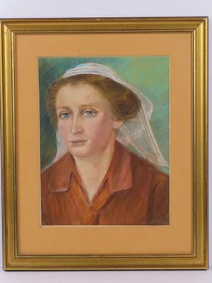 École du XXe. "Portrait de jeune bretonne", pastel, signé in…