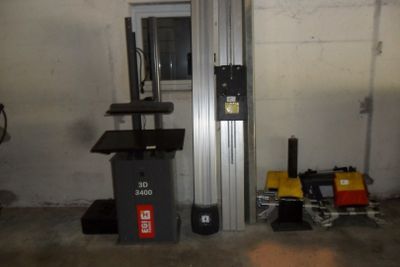une machine qui se trouve à l'intérieur d'un bâtiment
