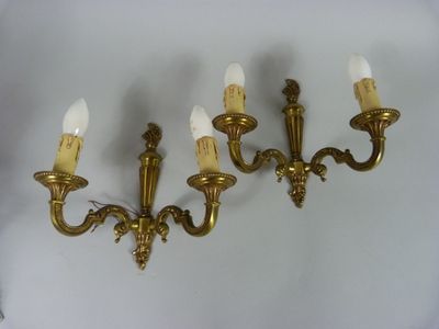 Paire d'appliques murales en bronze de style louis XVI éclai…