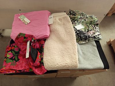 lot de 100 pantalons (très grande variété de modèle) - pour …