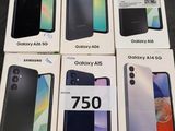 six cartons de Samsung Galaxy A50 et un Galaxy A50