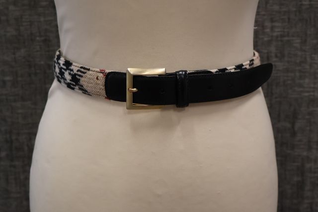 BURBERRY London – Ceinture, 75 cm. Petit trou