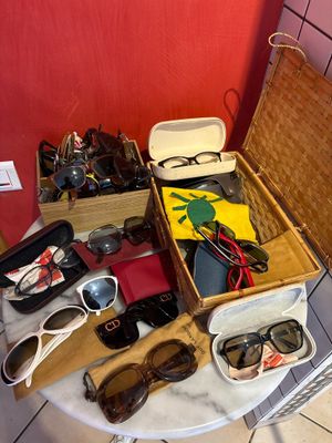 Lot de lunettes de soleil de marques variées, dont Guy Laroc… - Photo 1