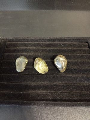 Lot d'environ 380 Pierres roulées “Magicienne” en Labradorit…