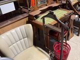 a lot of furniture that is sitting on the floor