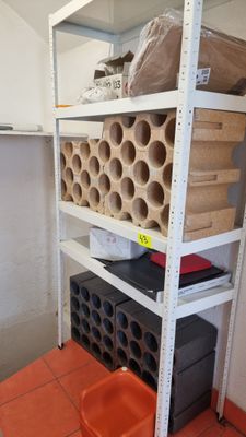 2 étagères en métal laqué blanc à 4 niveaux