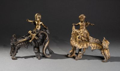 paire de figurines anciennes en bronze représentant un garçon et une fille à cheval