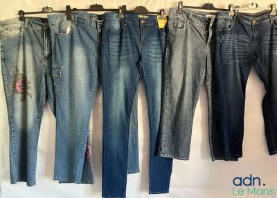 Expédition obligatoire - Lot de 5 jeans et 7/8 grandes taill…