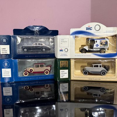 Lot de 4 voitures miniatures ROLLS ROYCE LLEDO PLC DAYS GONE…