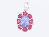Pendentif en tanzanite et saphir rose, orné de diamants, sur fond blanc