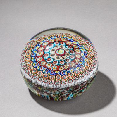 Murano. Presse-papiers magnum à motif de six cercles concent…