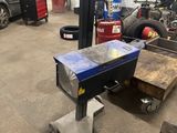 une image d'un établi dans un garage