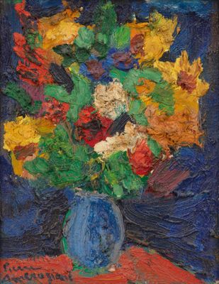 tableau représentant des fleurs dans un vase bleu posé sur une table rouge