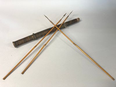 Afrique subsaharienne ou Océanie. Carquois en canne à trois …