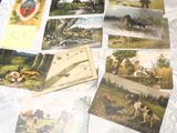de nombreuses photos d'animaux posées sur une table recouverte d'une nappe blanche