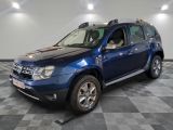 la photo d'une voiture bleue garée dans un garage