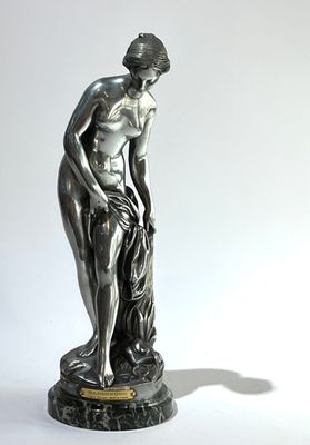 D'après Etienne Maurice FALCONNET (1716 - 1791) . Baigneuse. Sujet en  - Photo 1