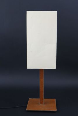 Lampe de bureau carrée à pied habillé de cuir à piqûre selli…
