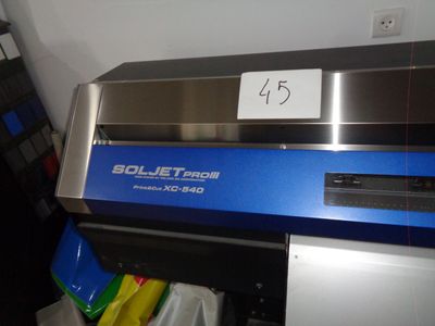 l'image d'une machine installée dans une pièce