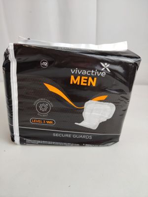 des sous-vêtements jetables pour hommes dans un sac en plastique posé sur une table