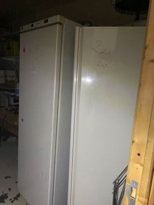 VENTE SUR DESIGNATION - LOT 20 - Deux frigos - SE TROUVANT D…