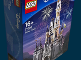 a box with a castle made out of lego bricks