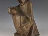 statue d'une femme tenant un bébé dans ses bras