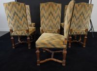Suite de sept chaises en bois naturel mouluré et sculpté. (photo 3)