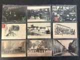 plusieurs vieilles photos en noir et blanc représentant des personnes dans une ville