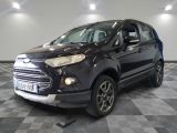 La Ford Eco-Pace noire est garée sur un sol à damier