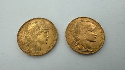 deux souverains d'or, dont l'un représente un buste et l'autre un buste