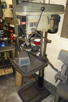 a machine that is sitting on a table in a room