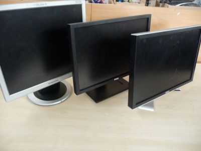 - 1 écran SAMSUNG Sync Master 920n sans alimentation (ancien…