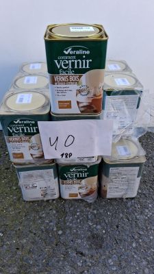 Lot de 18 bidons de vernis bois de la marque Veraline, intér…