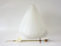 Suspension en verre moulé et texturé comprenant une tige en …