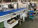une grosse machine installée dans une usine