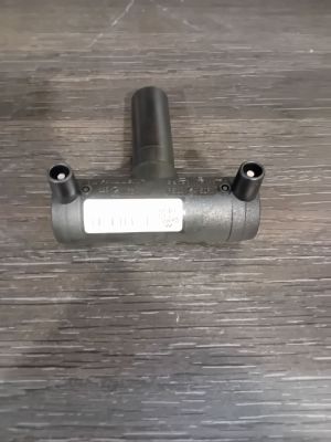 an image of a metal pipe on a wooden table