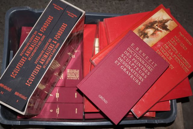 BENEZIT : Dictionnaire des peintres en 14 volumes. 1999 ; on join...