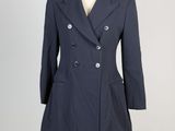 un blazer bleu marine pour femme sur un mannequin, mannequin, mannequin, mannequin, mannequin, mannequin, mannequin, mannequin, mannequin