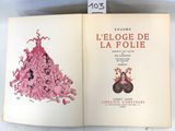 un livre dont la couverture représente une femme en robe